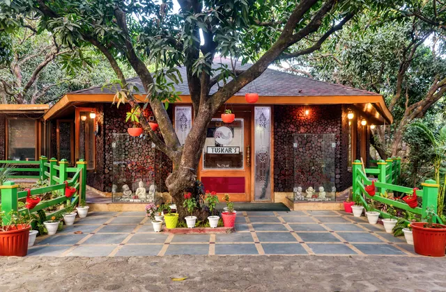 Tuskar’s Riverside Resort