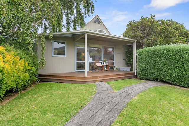 Apollo Bay Beach Hut