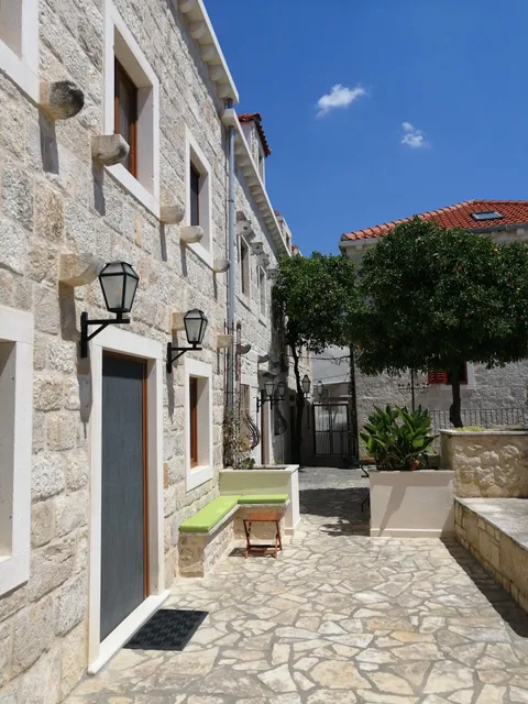 Apartments Kuća Nebeska