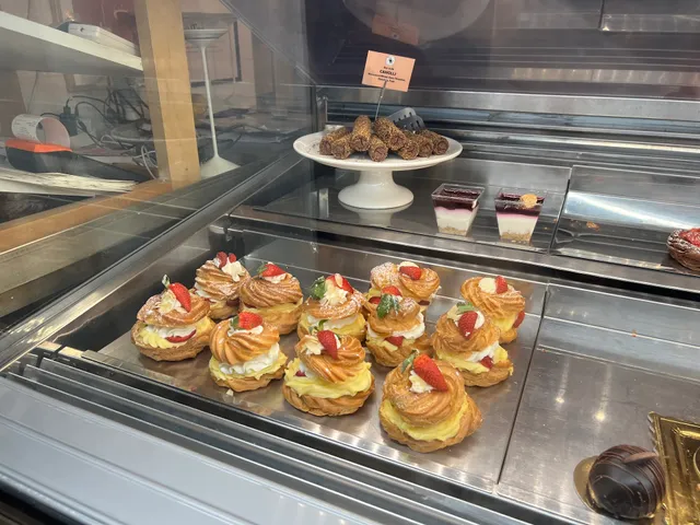 Luka Ice Cream & Cakes