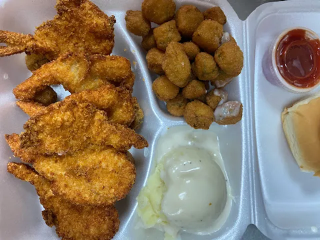 Lisa’s Chicken & Seafood