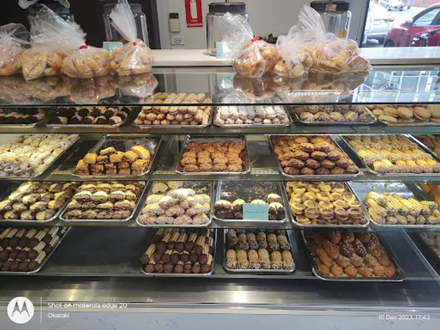 Local Bean Cafe & Patisserie