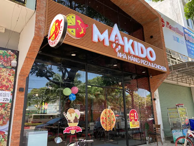 Nhà hàng Pizza and Chicken MAKIDO