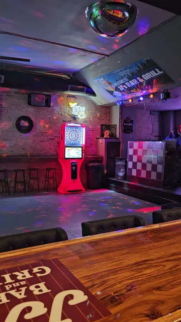 JJ's Bar and Grill