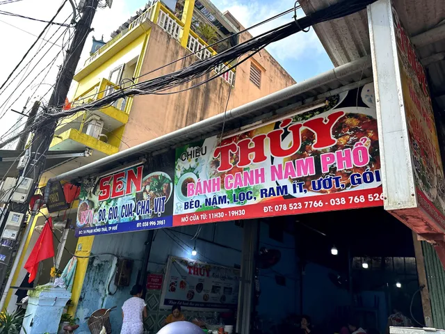 Thúy - Bánh Canh Nam Phổ