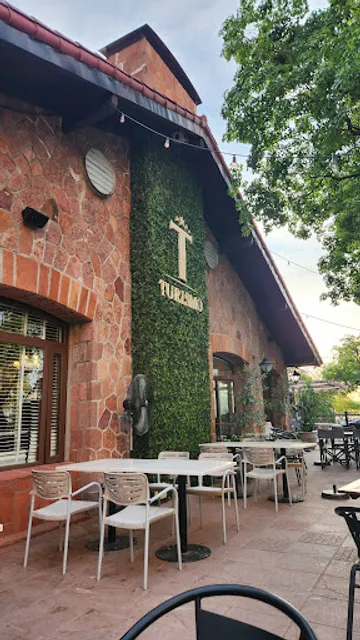 Los Lapachos Restaurant