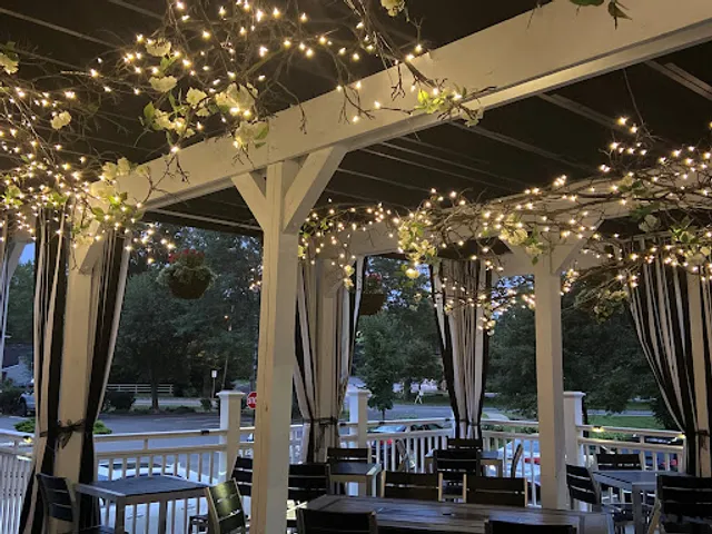 Moe's Bistro and Bar