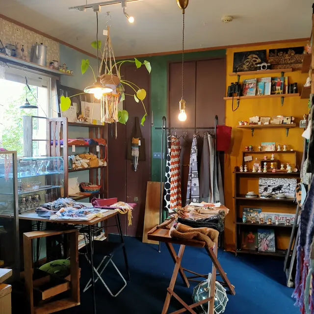 雑貨屋つきもも