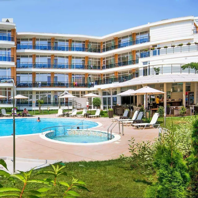 Хотел Мирамар