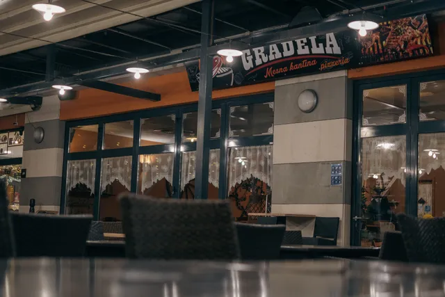 Gradela, Mesna kantina