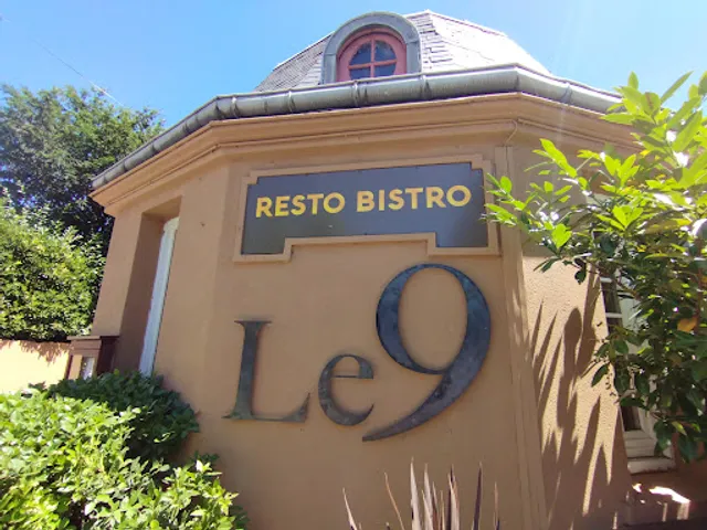 Le 9 Resto Bistro