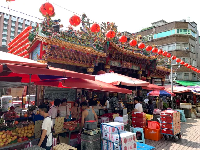 Shuanglian Market