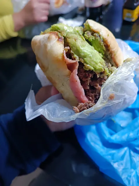 tortas y hamburguesas "Don Martin"