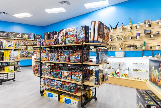 Bricks & Minifigs Bee Cave