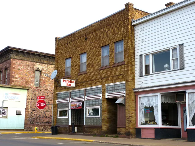 Paradise Bar