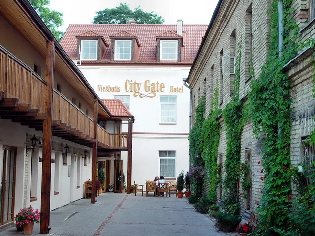 City Gate Hotel