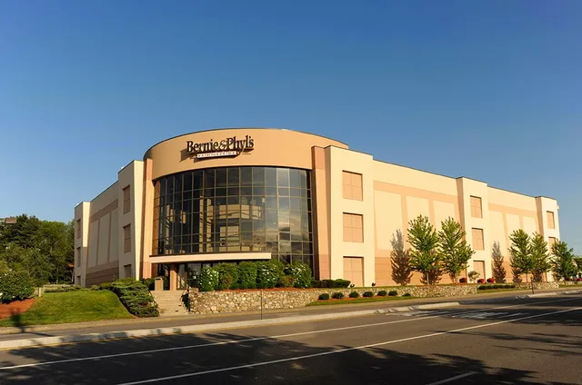 Bernie & Phyl's Furniture