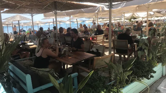 Apnea Restaurant Beach Bar