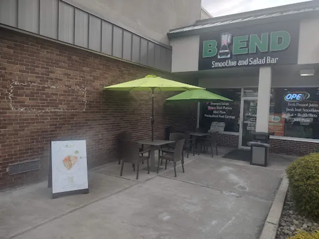 Blend Smoothie and Salad Bar - Monroe