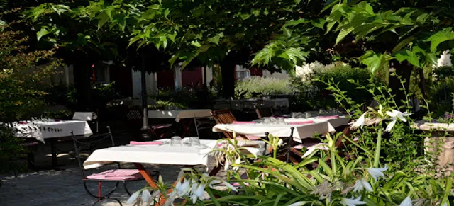 La Table De La Fenière - Restaurant Arles