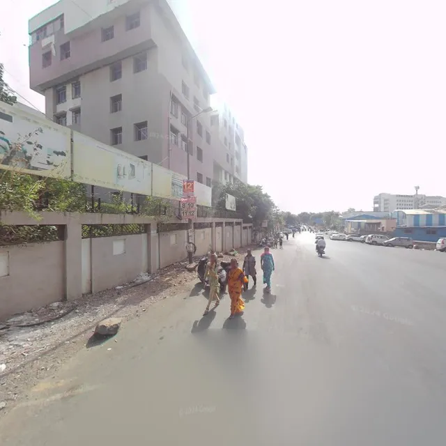 Cafe Couple Friendly B2