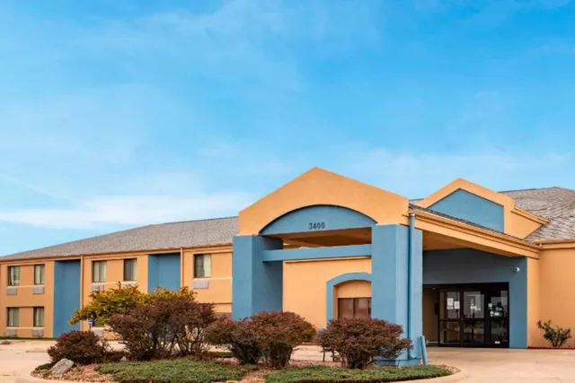 OYO Hotel Lincoln Airport NE, Hwy 80