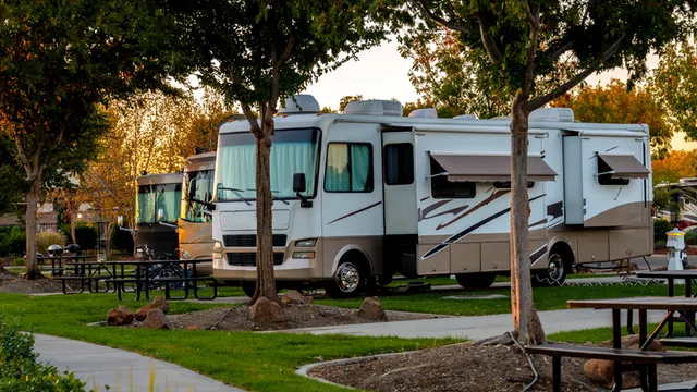 Eastpark Village RV Park - Rural & Relaxing RV Life in Channelview, Texas