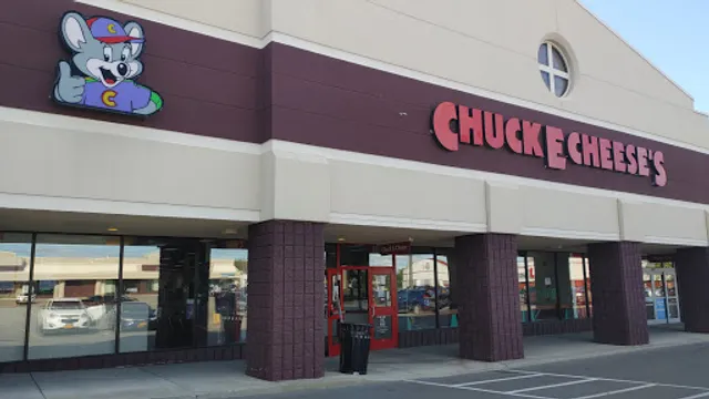 Chuck E. Cheese