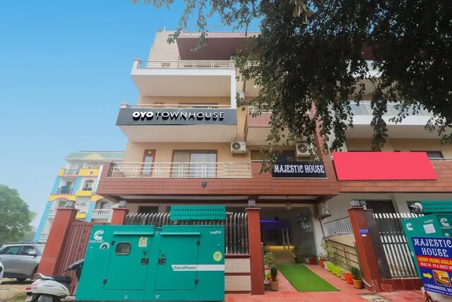 Collection O Hotel Majestic Inn