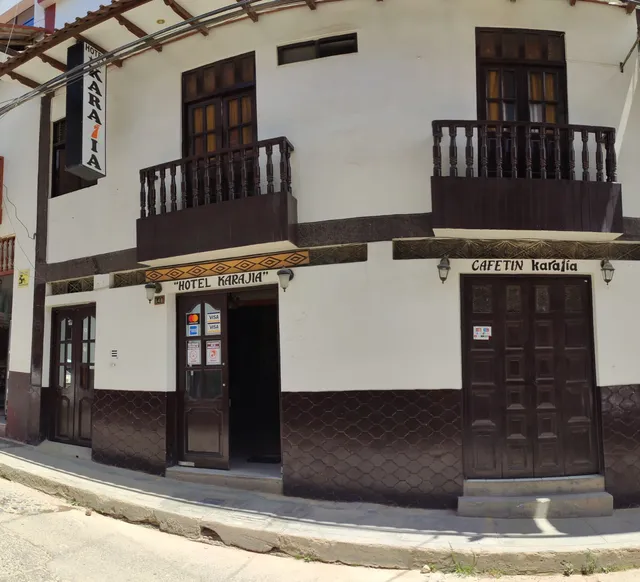 Hotel Karajía