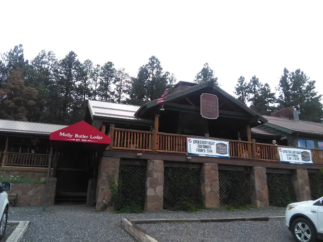 Heaslett's Circle B Cabins & RV Park