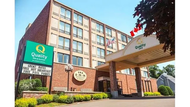Quality Inn & Suites Downtown