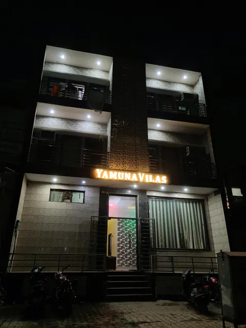 Hotel Yamuna Vilas