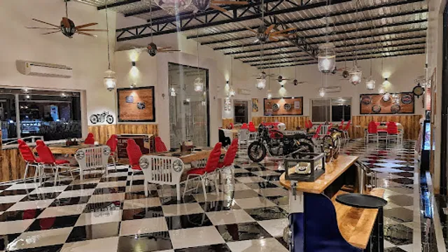 Pit Stop Deogarh ( Cafe & Restaurant )