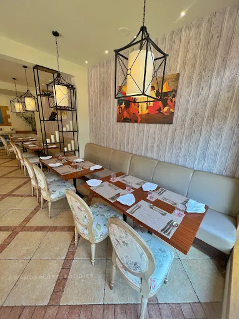 AMUZ BY HEMANT OBEROI