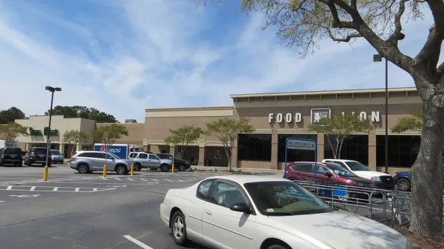 Northwood Plaza Shopping Center