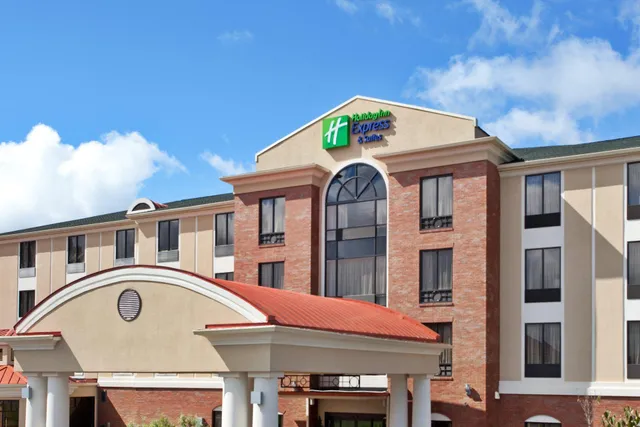 Holiday Inn Express & Suites Lavonia by IHG