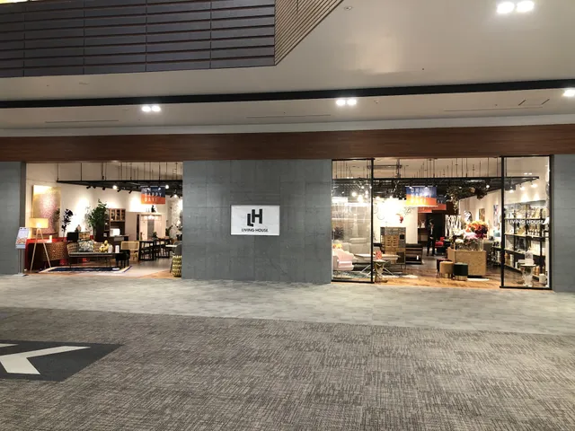 LIVINGHOUSE . Makuhariten