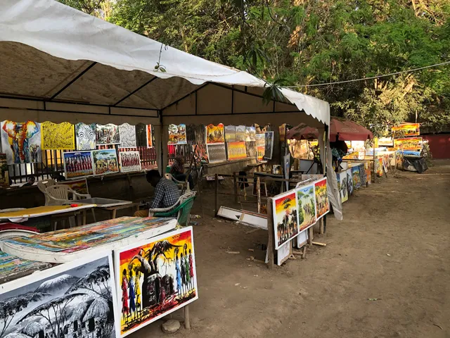 Via via Artists' Market