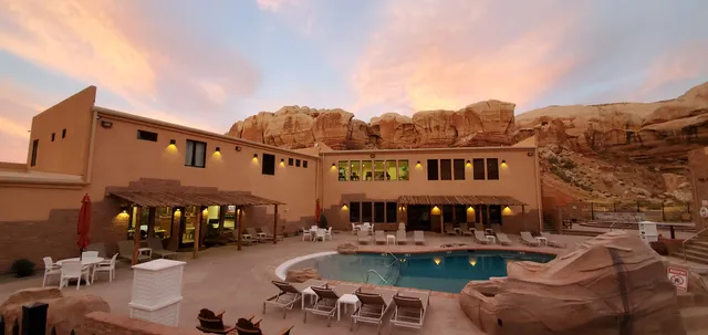 Bluff Dwellings Resort & Spa