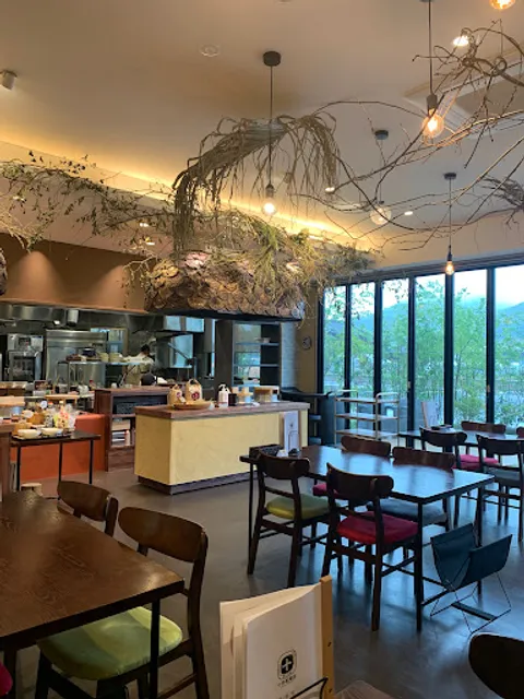 カフェ＆レストラン 十字屋商店