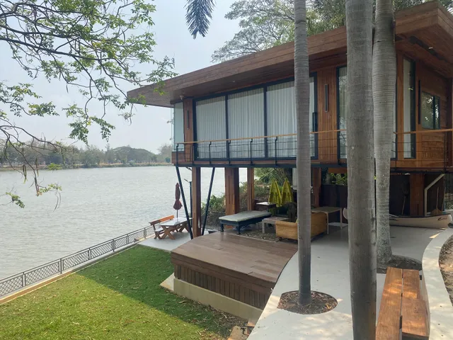 La Riva Boutique Hotel by Praepimpalai