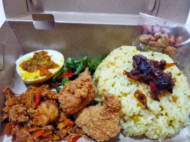 Nasi Rempah Kuning Bumbu Bali