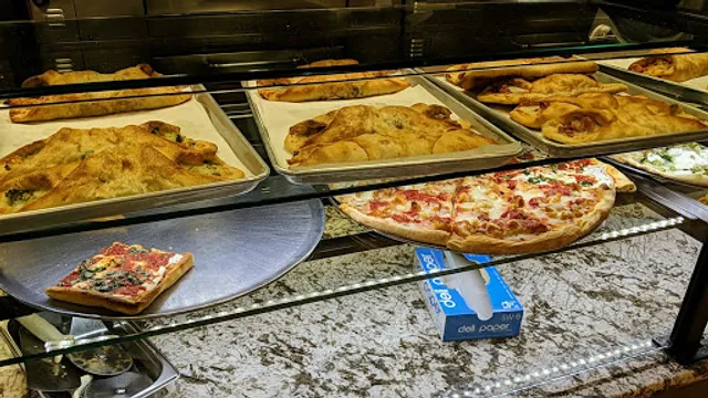 Red Tomato Urban Pizzeria