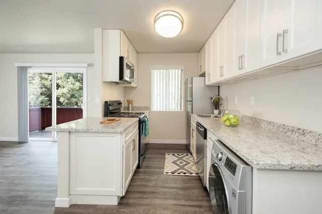 Diablo View & Villa Diablo Apartments