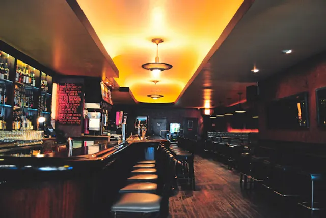 Estelle's Cafe & Lounge