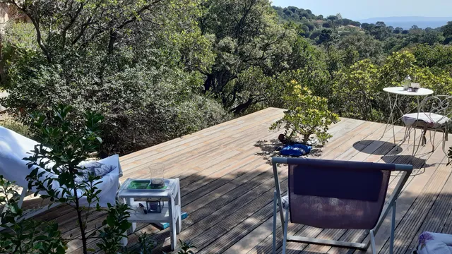 Bed Massacan-Sea View