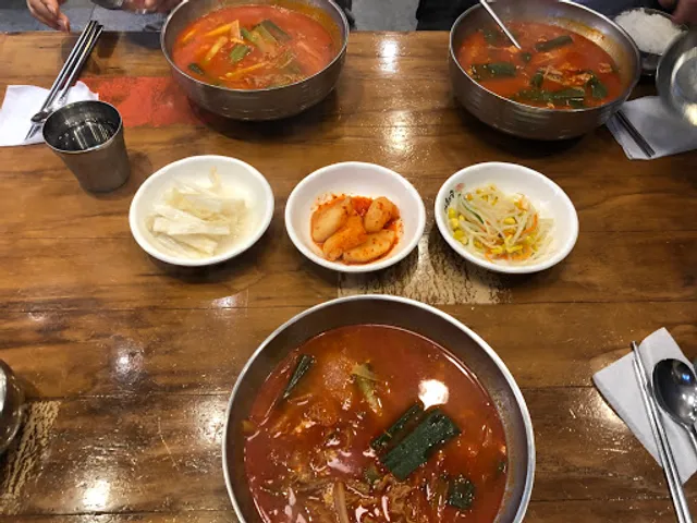 Ihwasoo Jeontong Yukgaejang