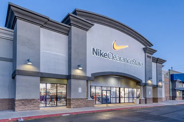 Nike Clearance Store - Johnson Creek