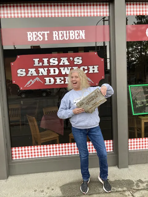 Lisa's Sandwich Den